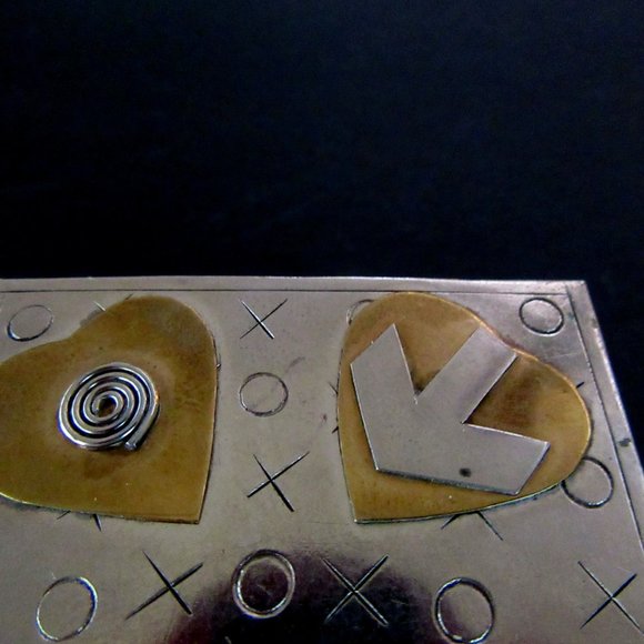 Mixed metal silver & brass tin pill or trinket box - Hearts - Valentines Day - Picture 3 of 8